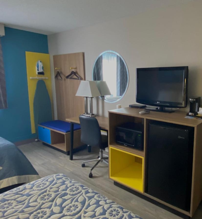 Days Inn By Wyndham Brunswick Bath Area Esterno foto