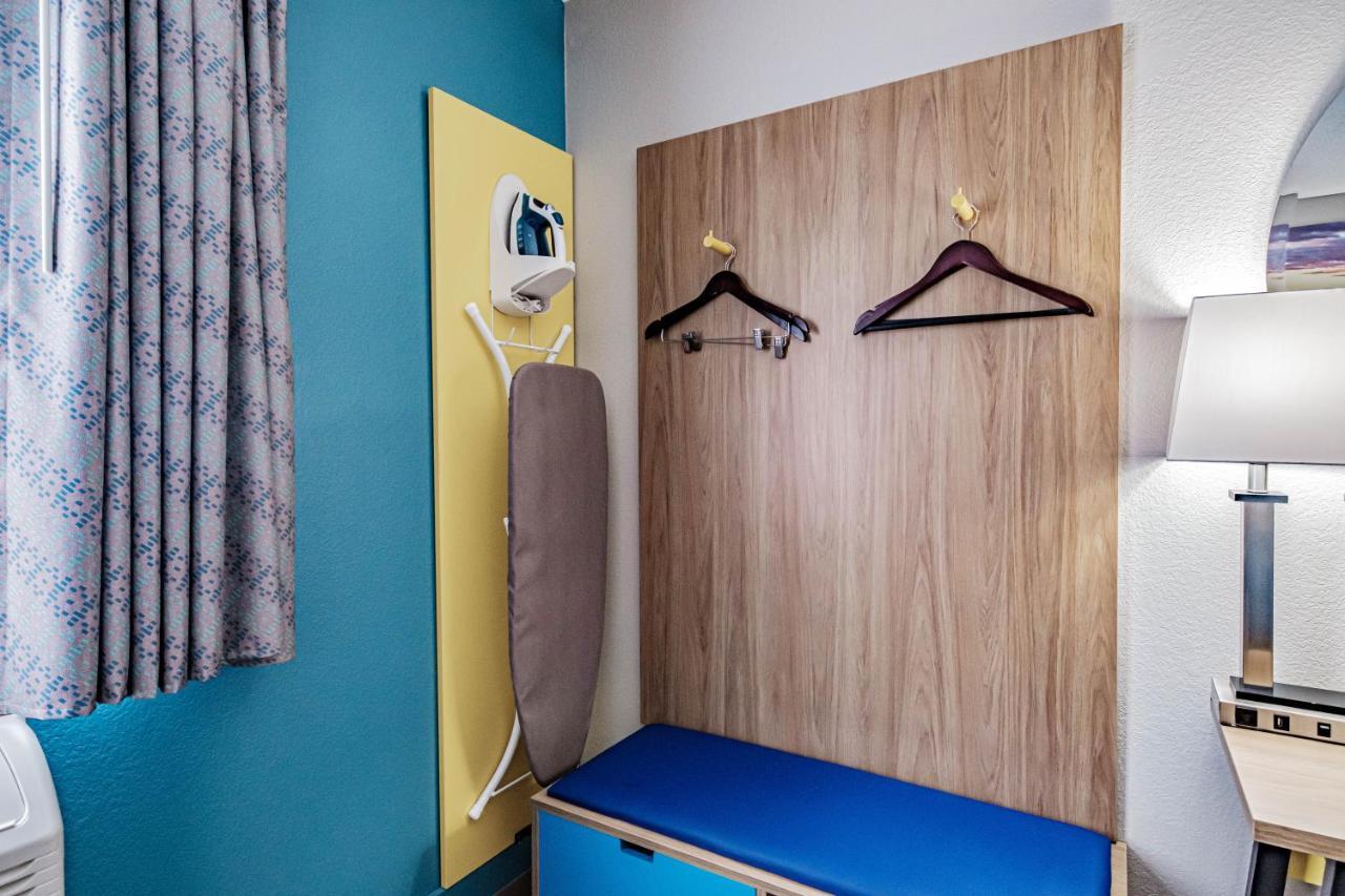 Days Inn By Wyndham Brunswick Bath Area Esterno foto