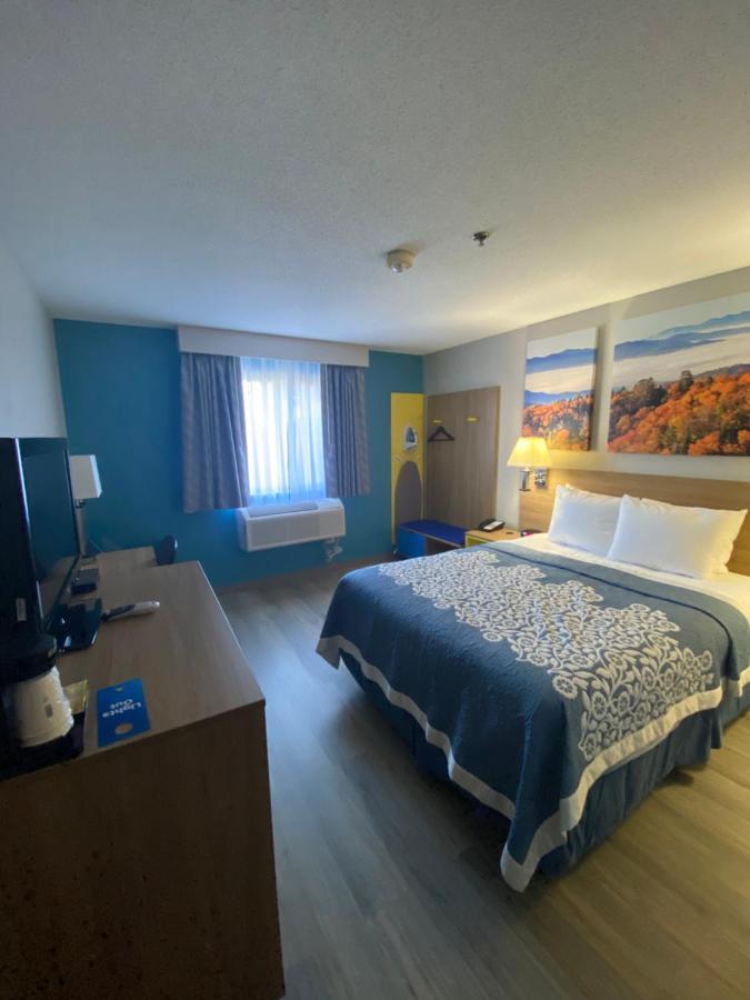 Days Inn By Wyndham Brunswick Bath Area Esterno foto