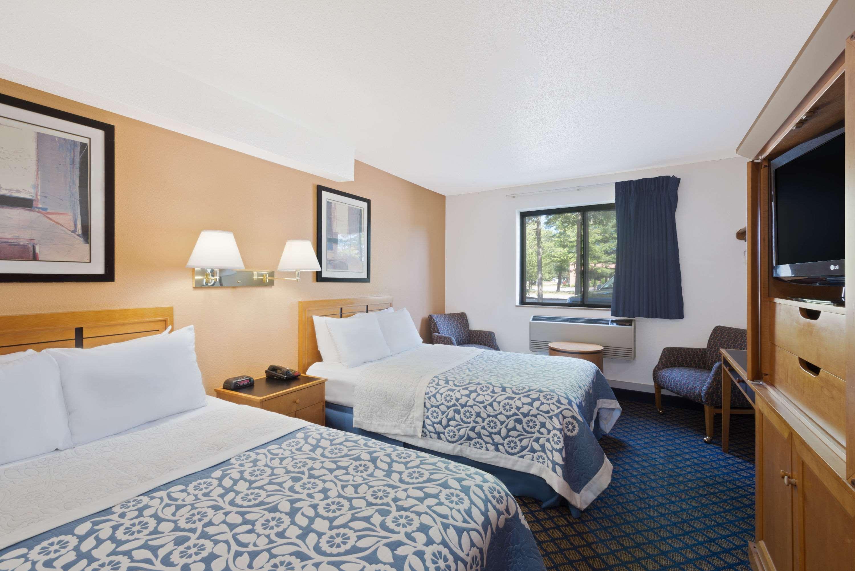 Days Inn By Wyndham Brunswick Bath Area Esterno foto