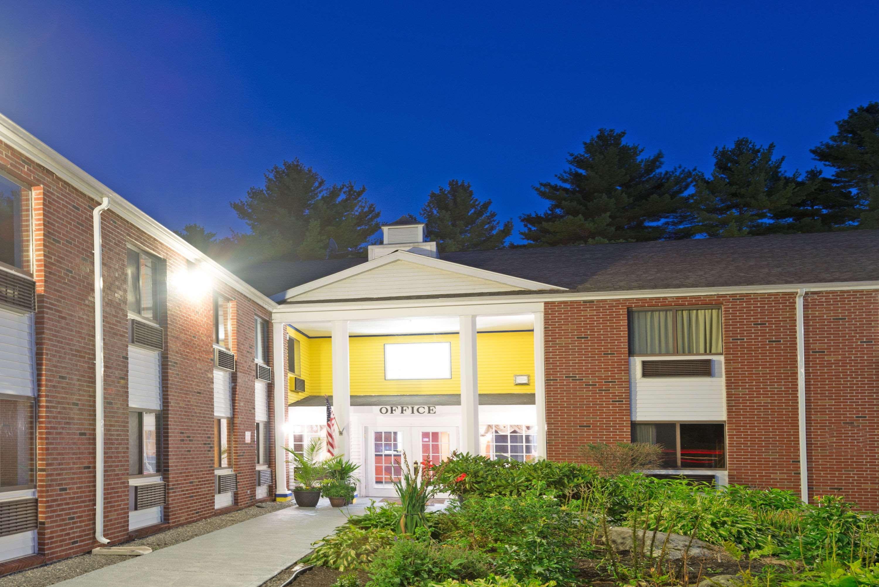 Days Inn By Wyndham Brunswick Bath Area Esterno foto