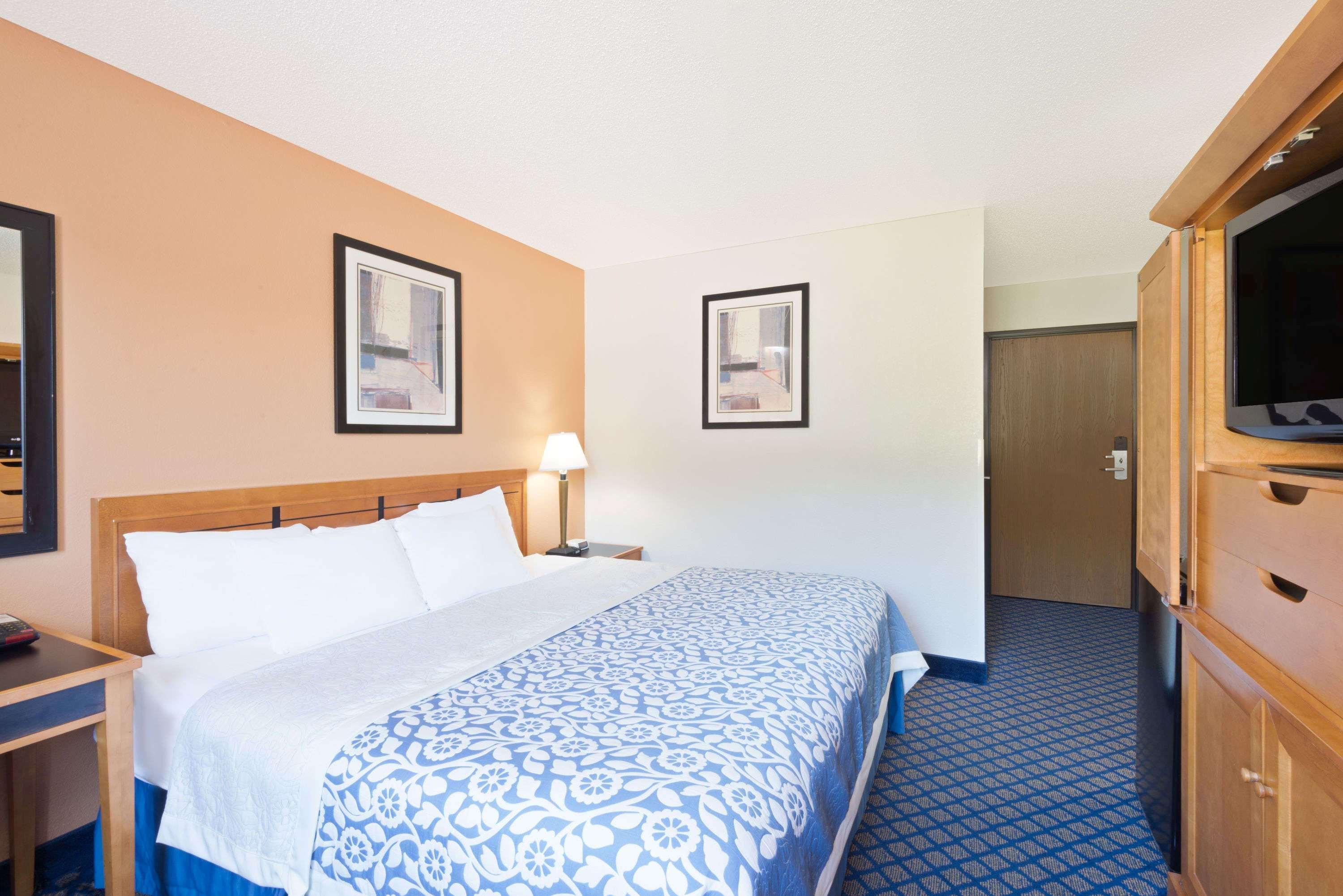 Days Inn By Wyndham Brunswick Bath Area Esterno foto