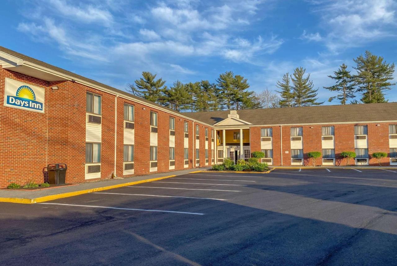 Days Inn By Wyndham Brunswick Bath Area Esterno foto