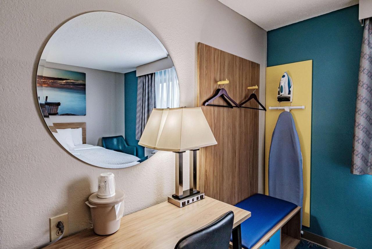 Days Inn By Wyndham Brunswick Bath Area Esterno foto