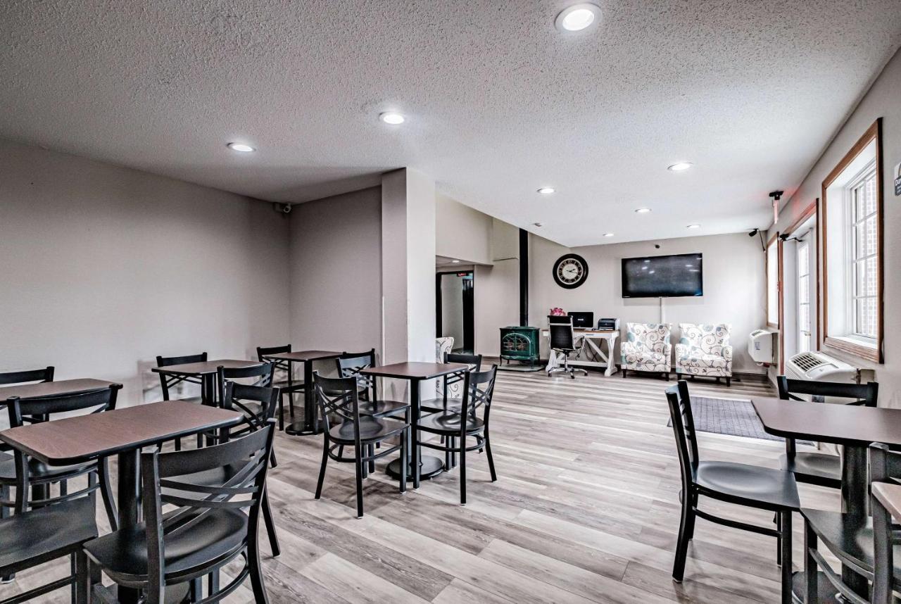 Days Inn By Wyndham Brunswick Bath Area Esterno foto