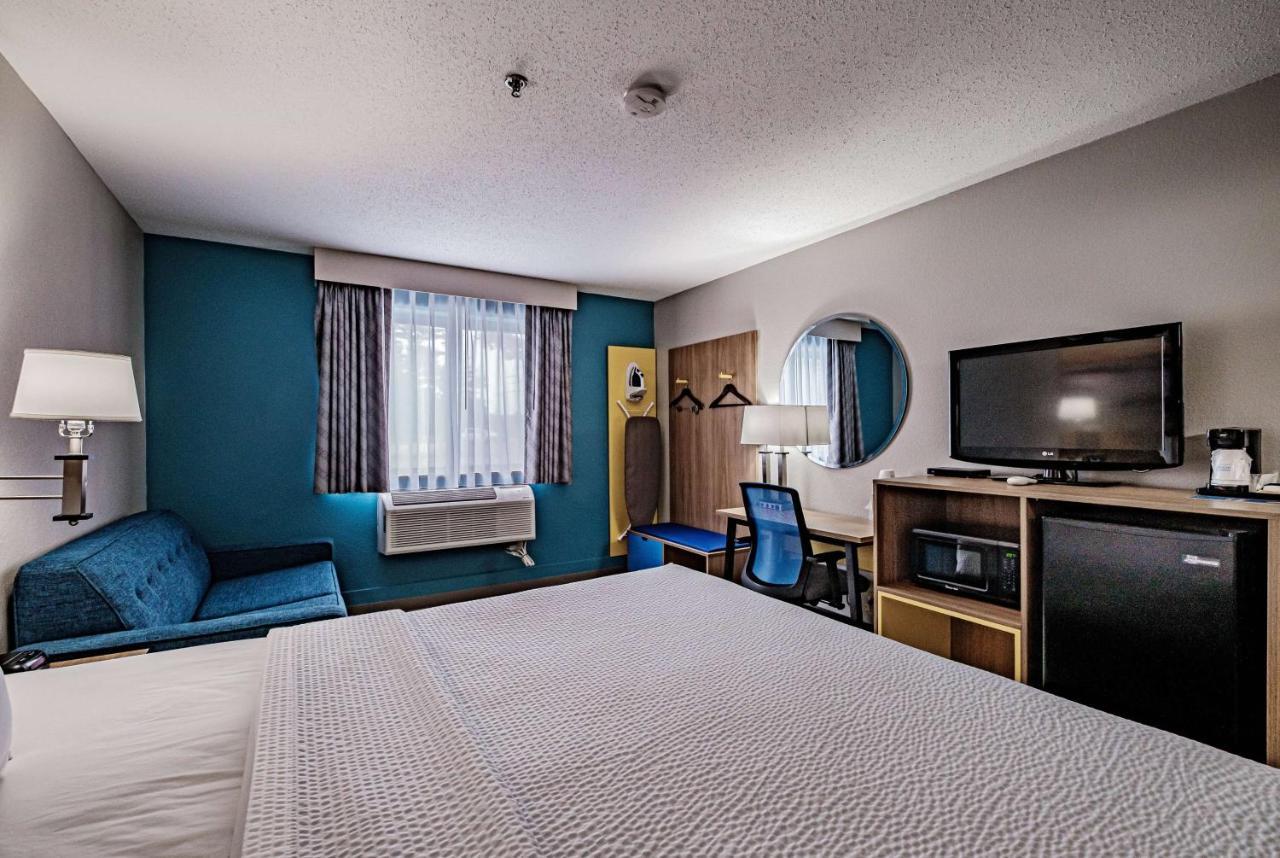 Days Inn By Wyndham Brunswick Bath Area Esterno foto
